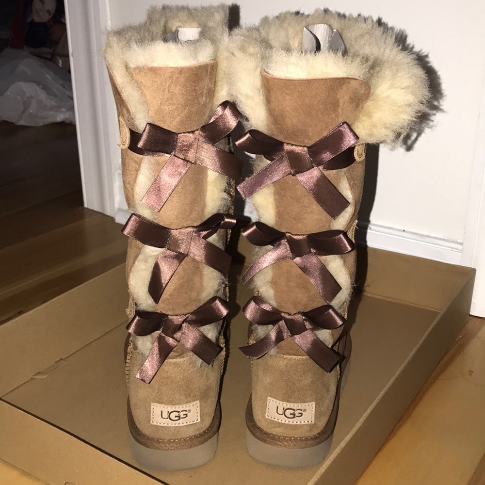 Tall Bailey Bow Uggs - Picture 3 of 8